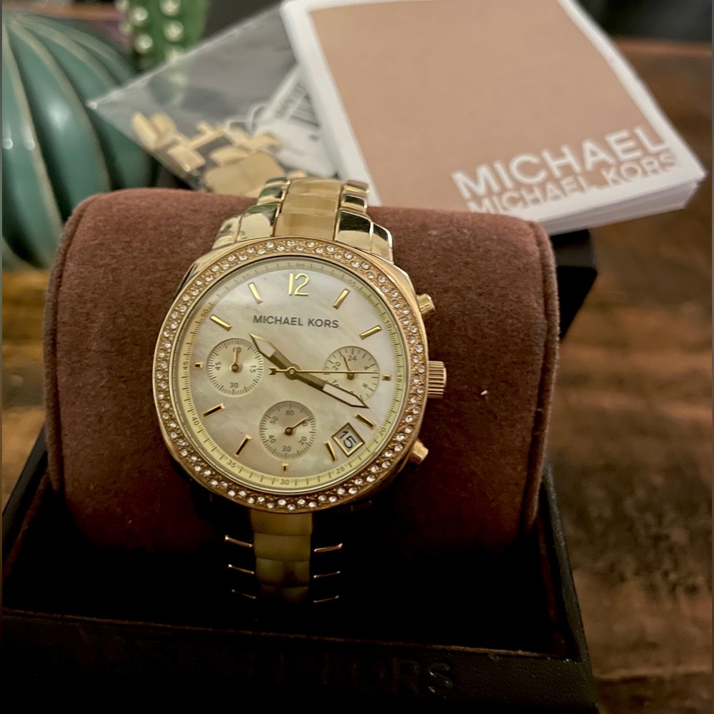 Michael Kors Women’s Watch Gold and Yellow Stone Mix Bracelete with Crystals